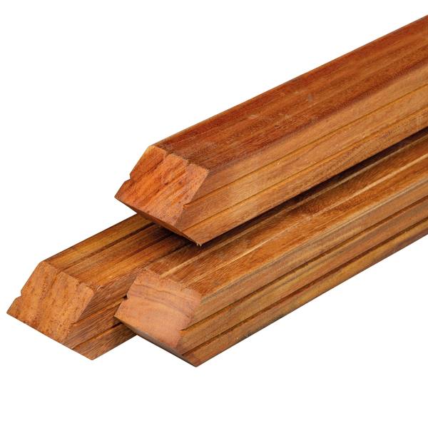 Angelim vermelho hardhout paal 8,5 x 8,5 x 275 cm geschaafd, gepunt, 4 zijden 2 V-groeven, 4 ronde hoeken