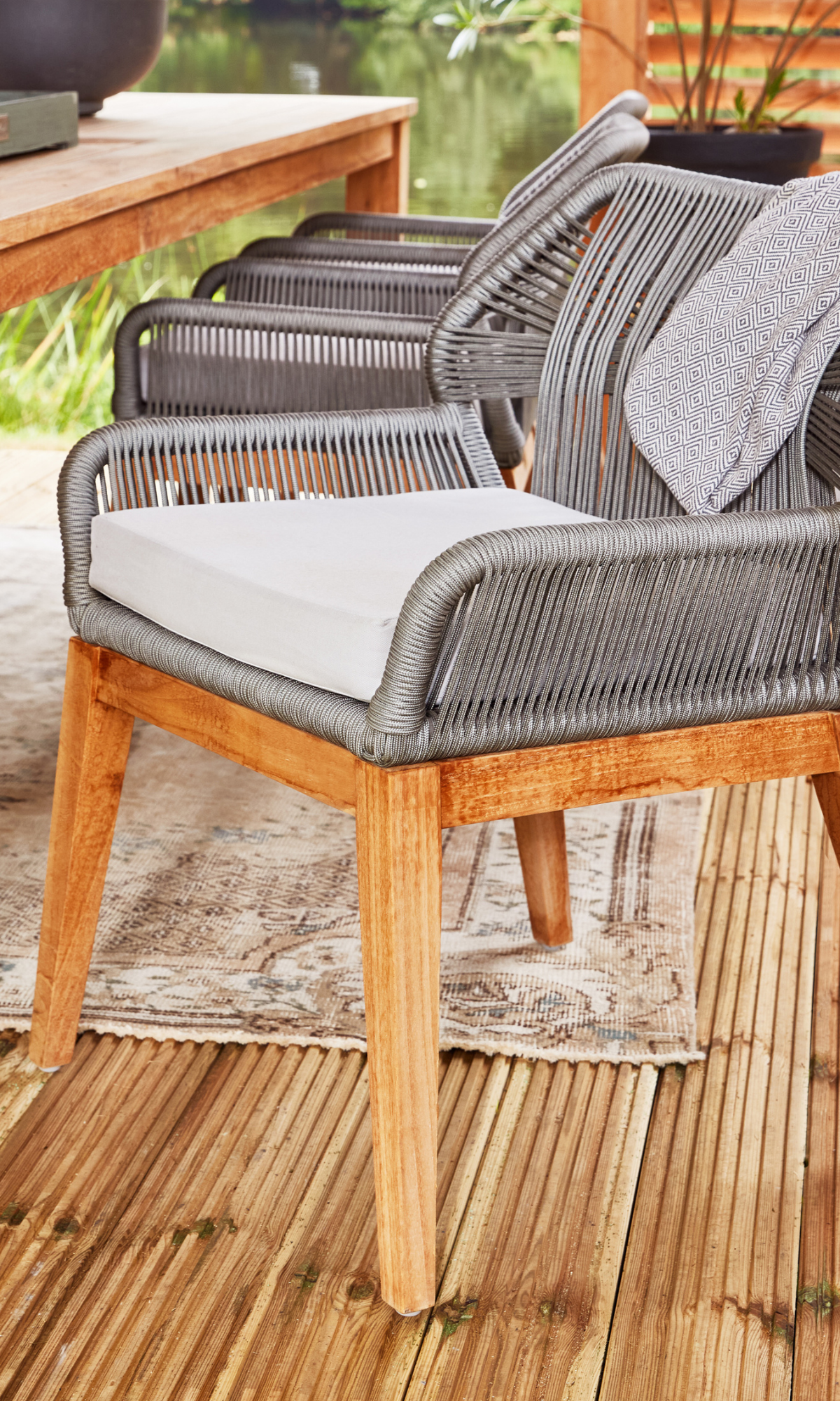 Teak stoel Granada met kussen (set van 2 stoelen)